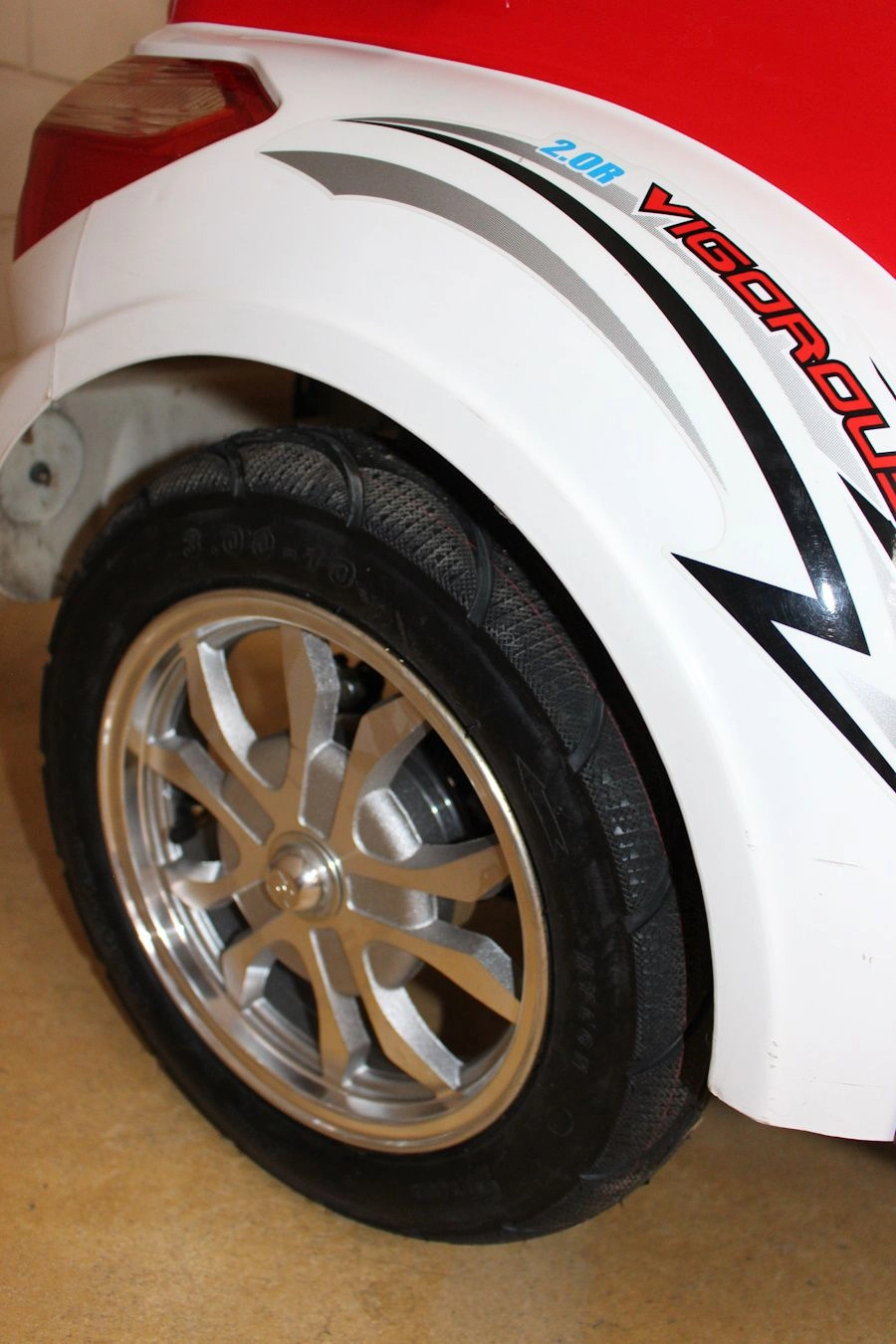 Fahrzeug-Nr. 8 / Jet 301 Rot-Weiss